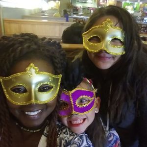 Meet your Posher, Andra